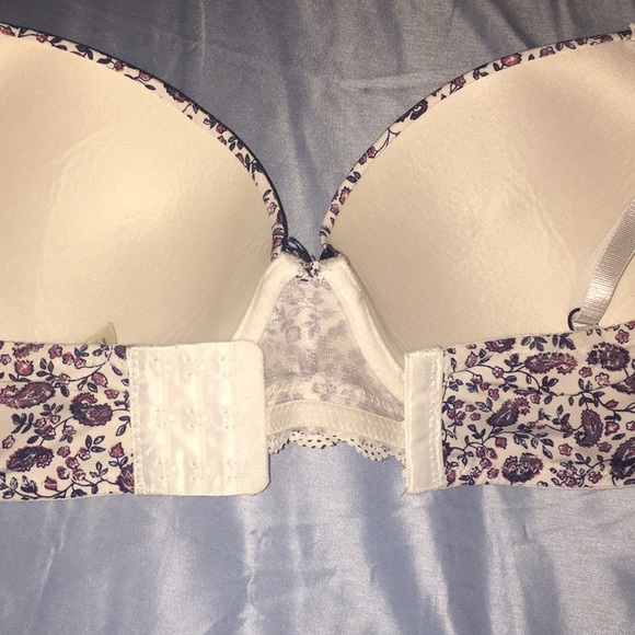 JESSICA SIMPSON Bra - Picture 4 of 7